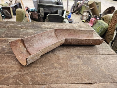 Cast iron gutter 4 - 4, half