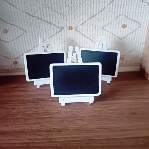 Mini wooden easel - wooden,