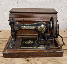 Antique Vintage Singer Hand Crank Sewing Machine Wooden Case S1636498 28K