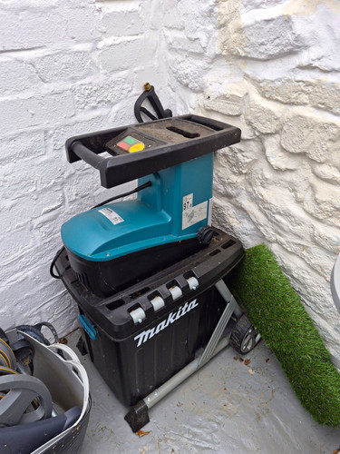 Makita ud2500 2500w - 2500w, corded