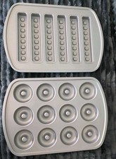 1 Pampered Chef DONUT PAN Makes 12 Doughnuts &1 Waffle Stick Pan Pre-owned 