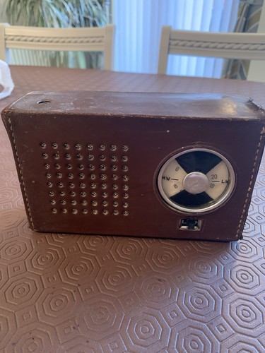 Vintage portable radio - portable,