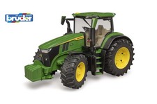 Bruder 7R 250 Tractor John