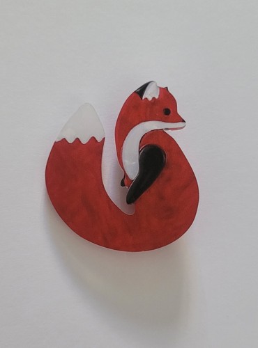 Acrylic red fox brooch