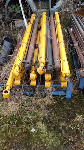 Yellow matbro hydraulic ram - matbro,
