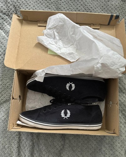 Navy and white - fred, perry