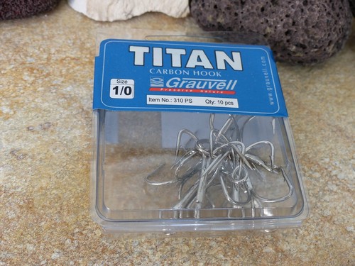 Titanium triplets grauvell - by,