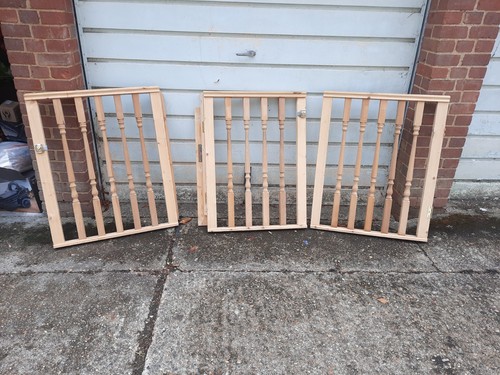 Wooden spindles baby gate - wooden,