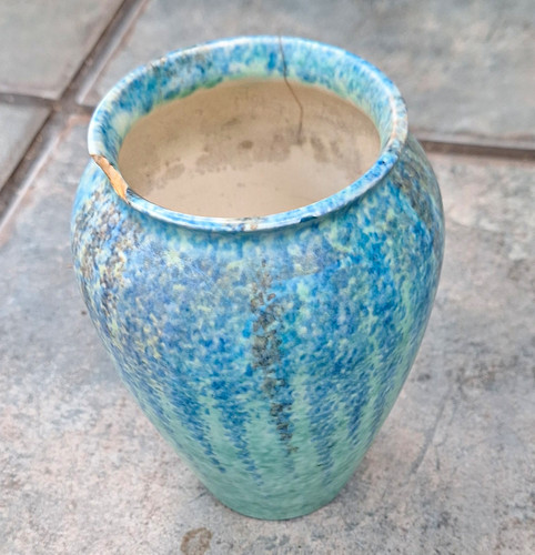 Vintage regal pottery vase - vintage,