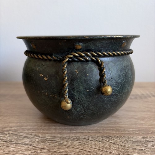 Vintage brass roped cauldron - brass,