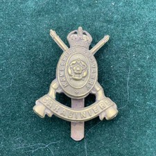 Hampshire Yeomanry Carabiniers Brass Cap Badge 