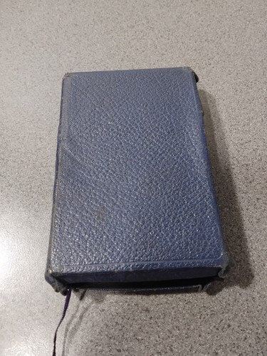 Holy bible pocket size - holy,
