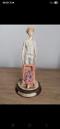 Vineyard leonardo figurine - vineyard, by