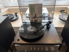 Rega P2 Planar Turntable Vinyl