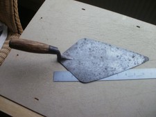 VINTAGE BRICKLAYERS 11" TROWEL @6" WIDE TRAD CAPPED HANDLE NO MAKER NAME WHS?