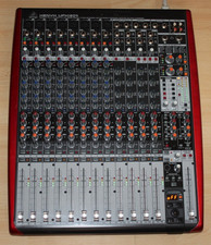 Behringer UFX1604 mixer with