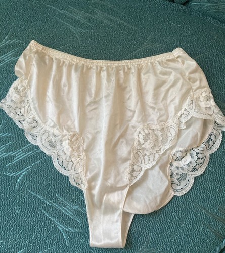 Vtg esteem ivory satin - vtg,