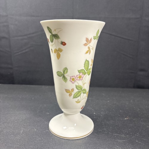 Wild strawberry wedgwood vase - strawberry,
