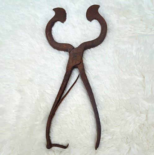 Antique cast iron sugar - , nips