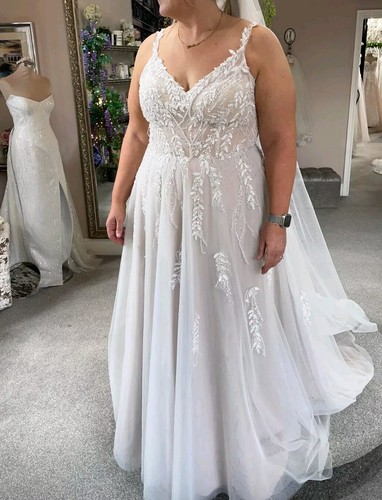 Wedding dress - wedding,