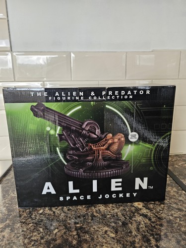 Eaglemoss alien and predator - eaglemoss,