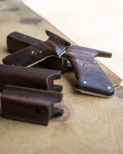 Hirdhawks walnut grips - hirdhawks,
