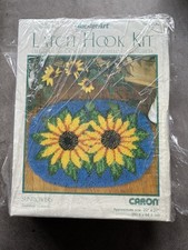 Caron WonderArt 4274 Latch