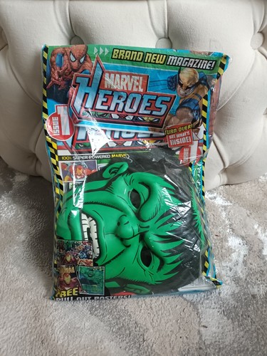 Marvel heroes issue magazine - marvel,