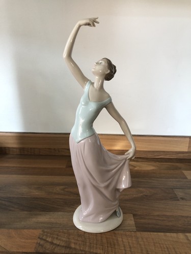 Nao lladro the - dance, is