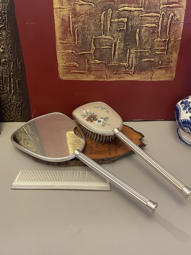 Vintage silver toned vanity - silver,