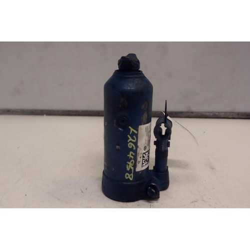 Vehicle jack volkswagen - vehicle,