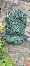 Premium green man - lady, wall