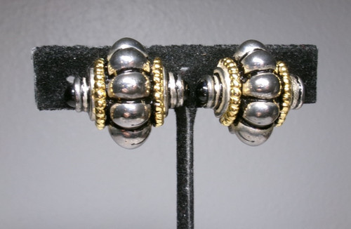 Etruscan style ribbed - style, ribbed/beaded