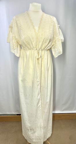 Beautiful vintage ladies - beautiful,