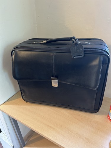 Carlton black leather wheeled - black,