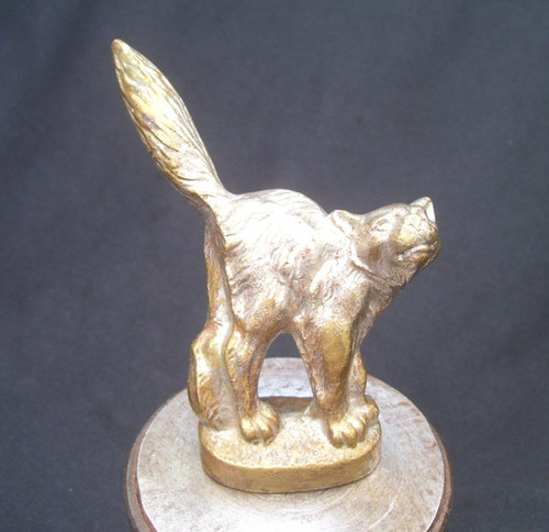 Vintage 1920s scared cat car - scared,
