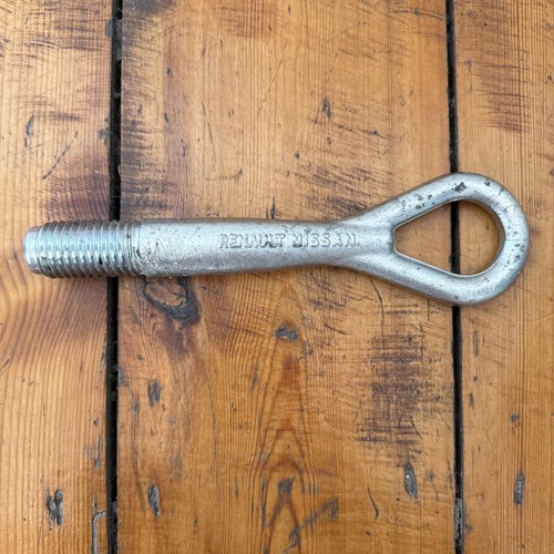 Nissan qashqai tow hook - ,