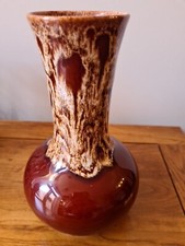 HONEYCOMB MELBA WARE  23 CMS HIGH VASE