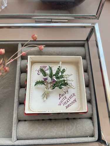Vintage exquisite lucky - exquisite, white