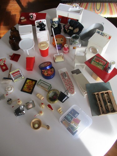 Vintage dolls house kitchen - dolls,