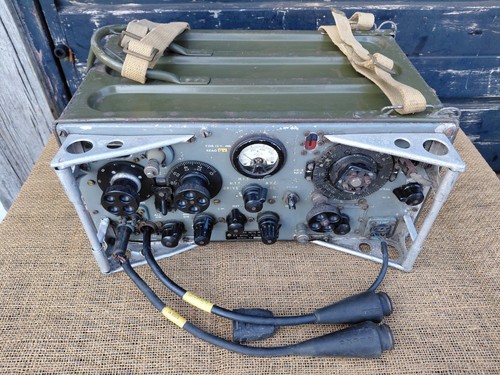 Ww2 military wireless set - wireless,