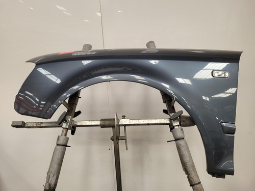 Audi 2006 left front - left, wing