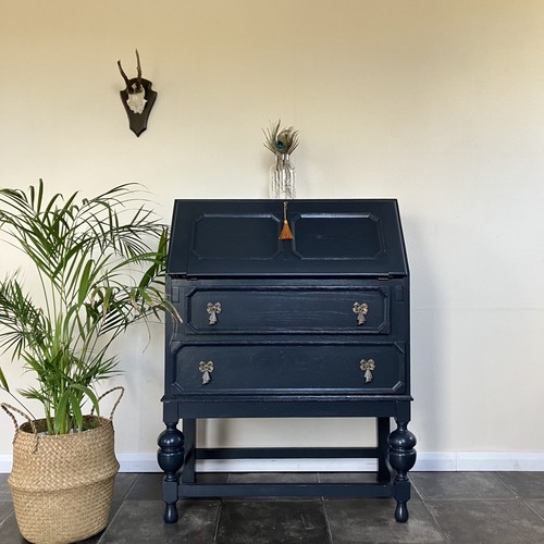 Antique painted blueish black - painted,