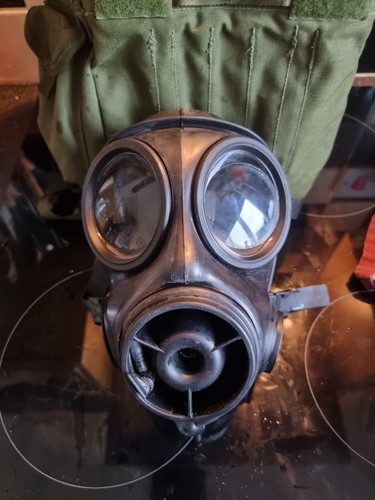 Avon s10 gas mask - gas, respirator