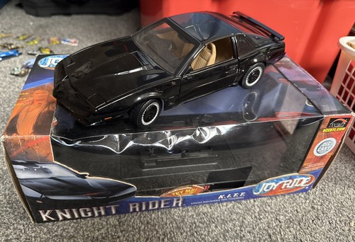 Knight rider kitt pontiac - rider, 1:18