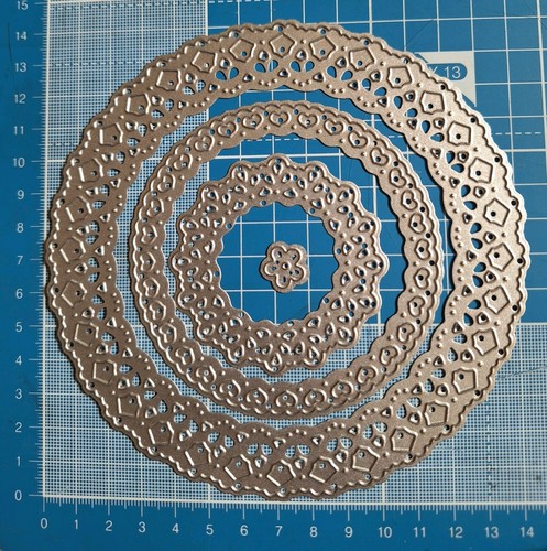 Set large round doily - large,