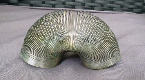 Gizmos magic metal slinky - gizmos,