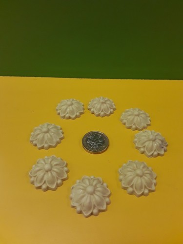 Decorative round applique - 8,