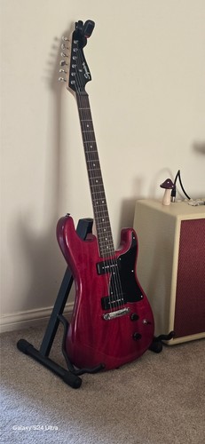 Squire paranormal strat - squire,