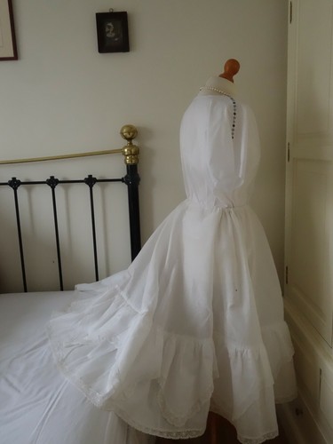 Droopy browns white bridal - droopy, &